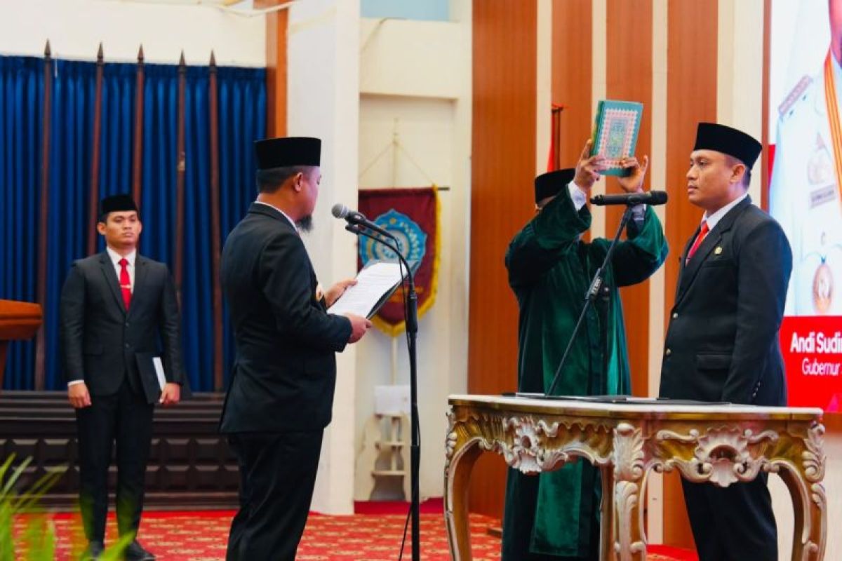 Gubernur Sulsel Andi Sudirman Lantik Andi Winarno Eka Putra sebagai Pj Sekdaprov