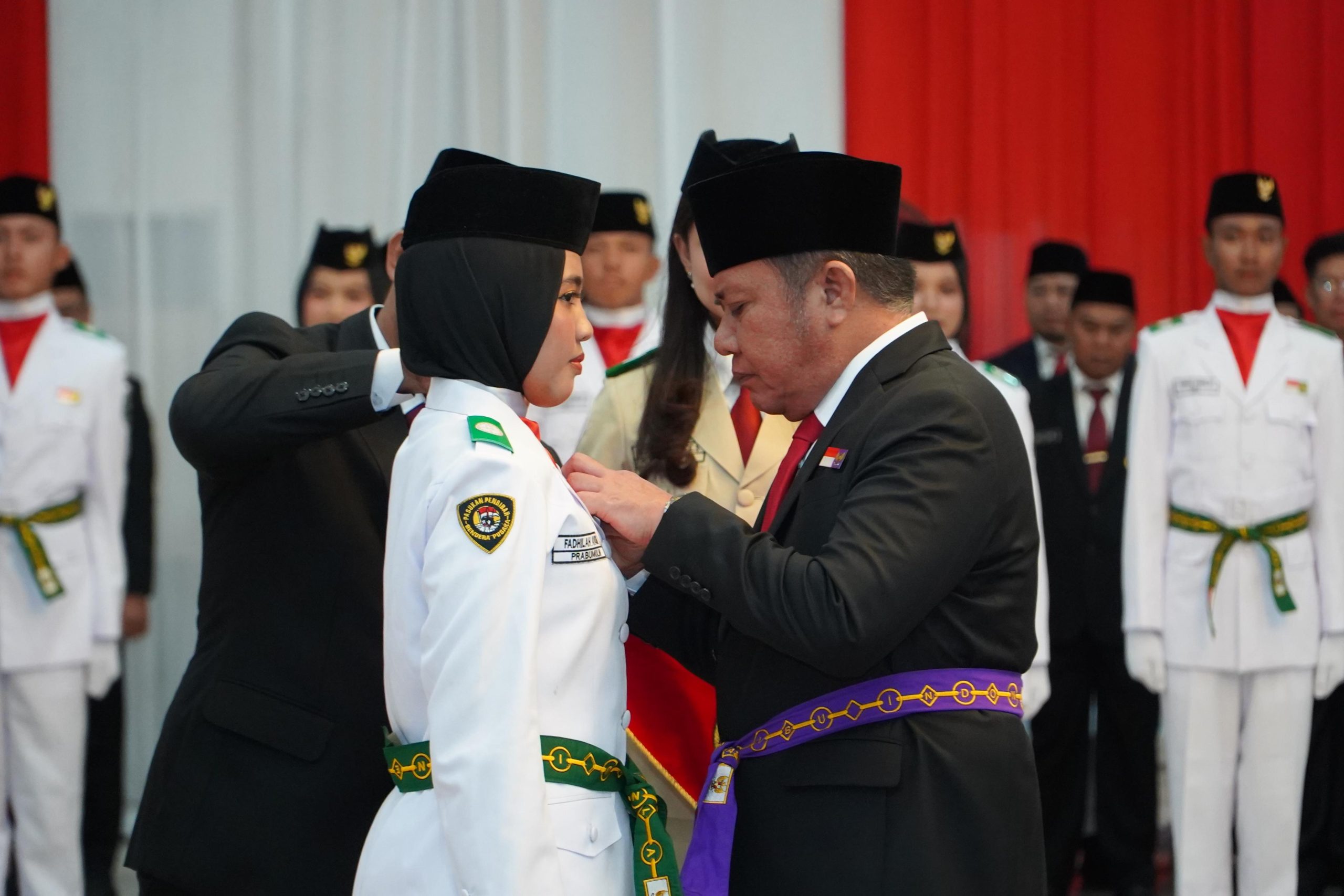 Gubernur Sumsel Herman Deru Kukuhkan Paskibraka di Griya Agung, Tekankan Peran Role Model bagi Pemuda