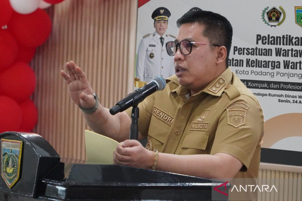 Wali Kota Padang Panjang Hendri Arnis Dukung UKW demi Wartawan Profesional, Kritik Konstruktif Berbasis Data Ditegaskan