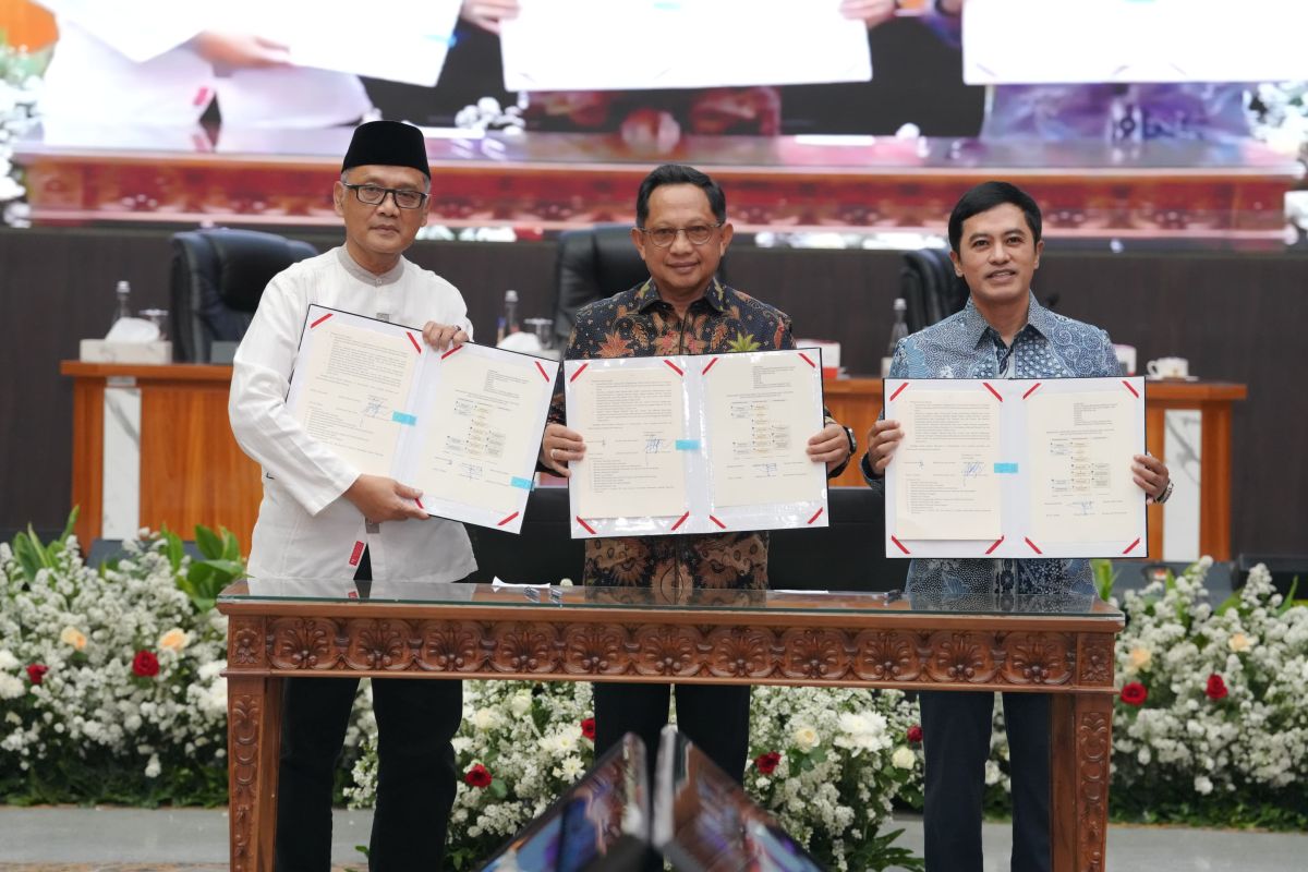 Mendagri Tito Teken SEB Digitalisasi Layanan Haji, Verifikasi Calon Jamaah Pakai Data Dukcapil