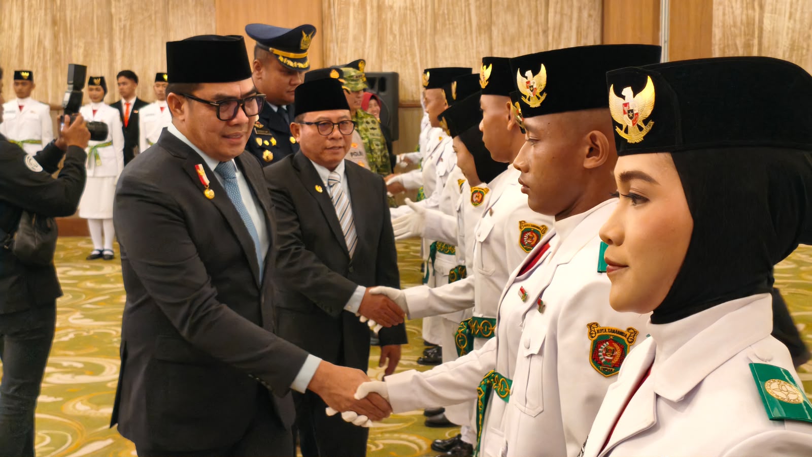 Paskibraka Samarinda Resmi Dikukuhkan, Andi Harun Ingatkan Jaga Kebugaran Jelang Tugas 17 Agustus 2026