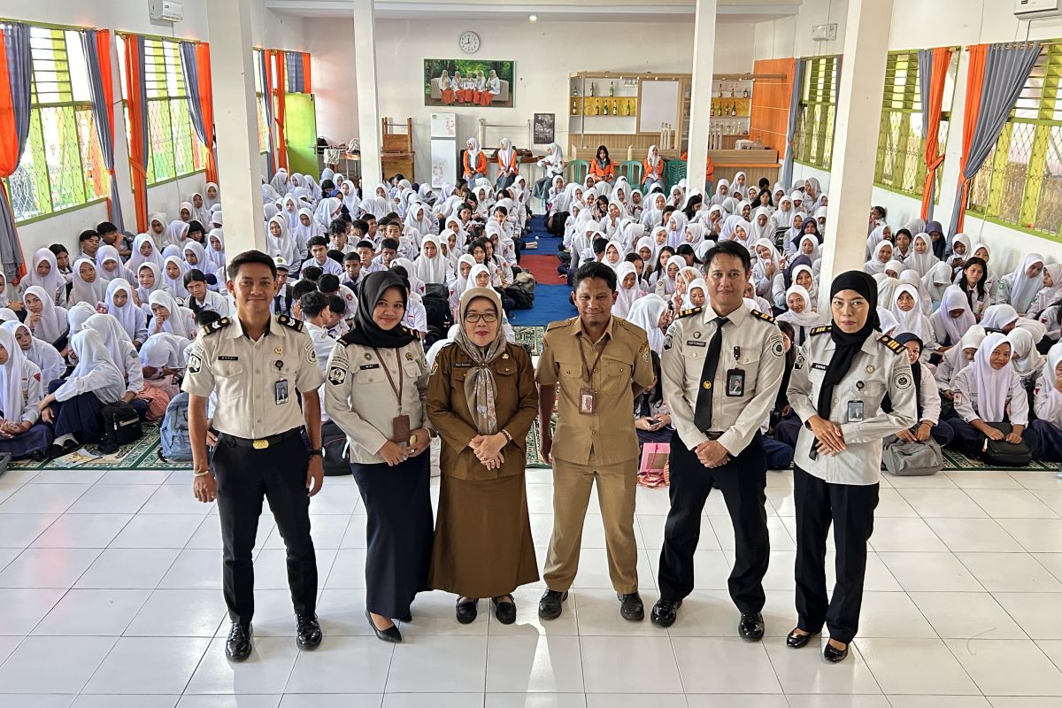 Bapas Baubau Edukasi 2.964 Pelajar Baru di 12 SMA/SMK Lewat Program BERAKSI Cegah Kekerasan Sekolah