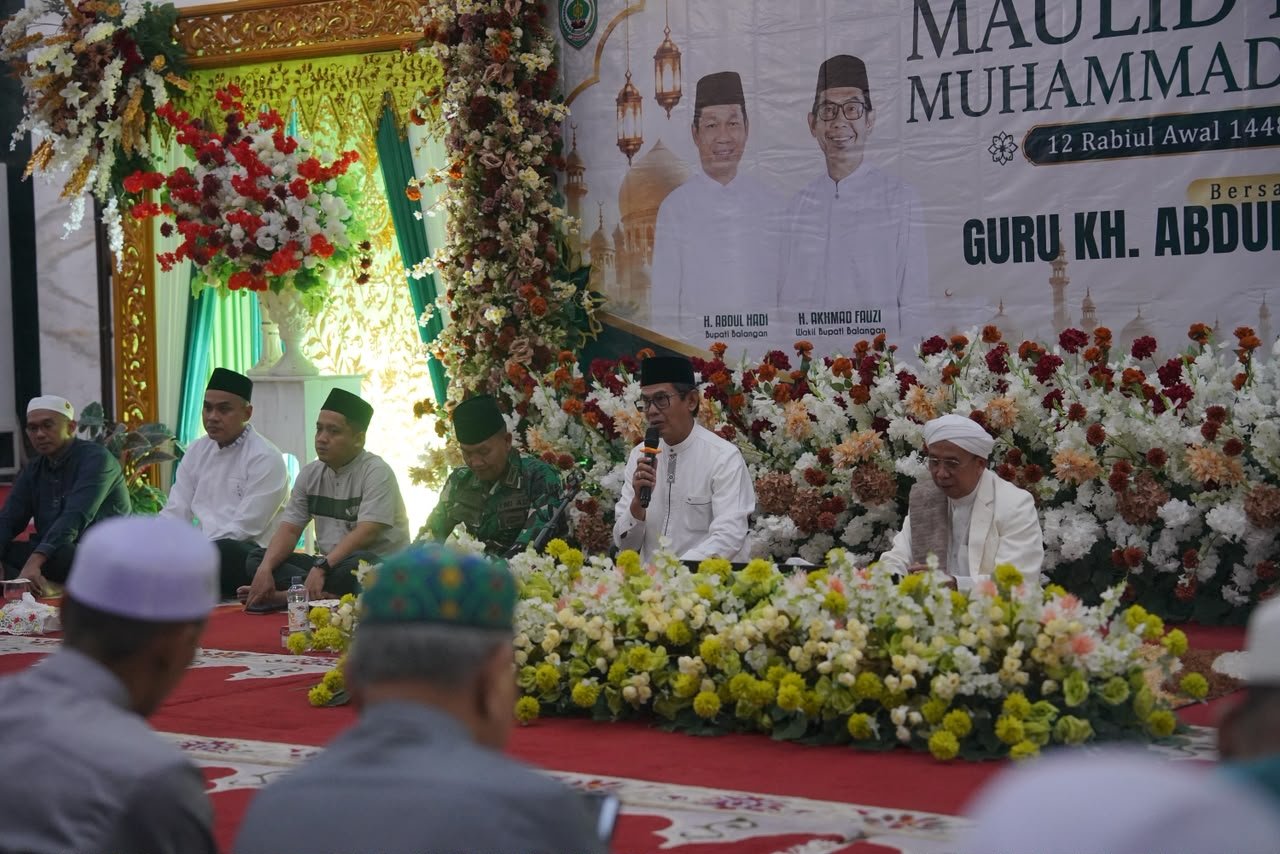 Maulid Nabi di Masjid Al Akbar Balangan, Warga Diingatkan Teladani Akhlak Rasul dalam Kehidupan Sehari-hari