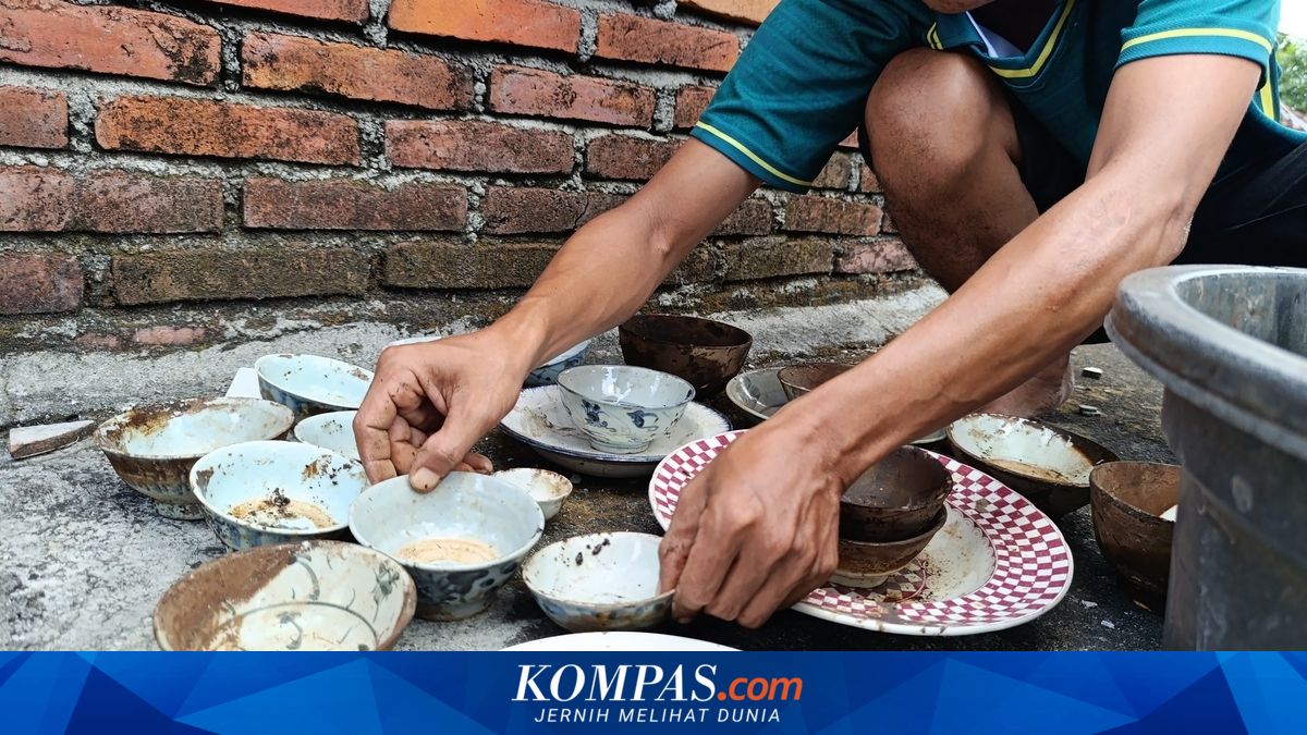 Warga Lombok Barat Temukan Puluhan Keramik Abad ke-19 Saat Gali Liang Lahat, Berstempel Tahun 1836