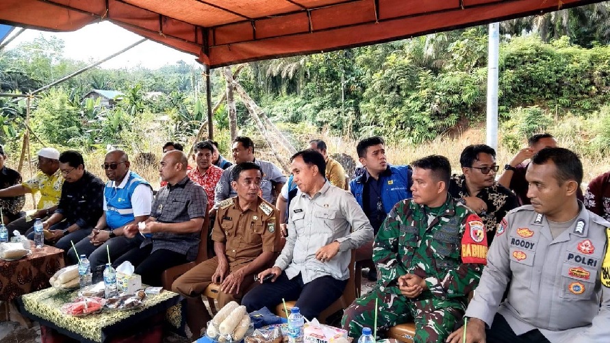 Bupati Bungo Resmikan Jaringan Listrik di Tiga Kawasan Transmigrasi, Akhiri Puluhan Tahun Kegelapan