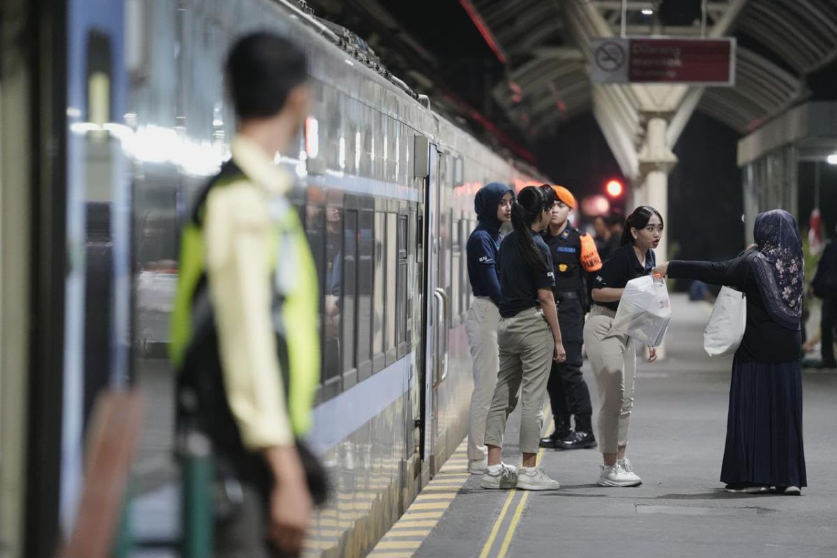 Volume Penumpang KA Daop 6 Yogyakarta Tembus 122.191 Orang saat Libur HUT RI, Stasiun Yogyakarta Paling Padat