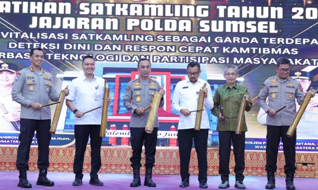 Kapolda Sumsel Irjen Pol Sandi Nugroho Buka Pelatihan 1.700 Anggota Satkamling, Tekankan Deteksi Dini Berbasis Teknologi dan Gotong Royong