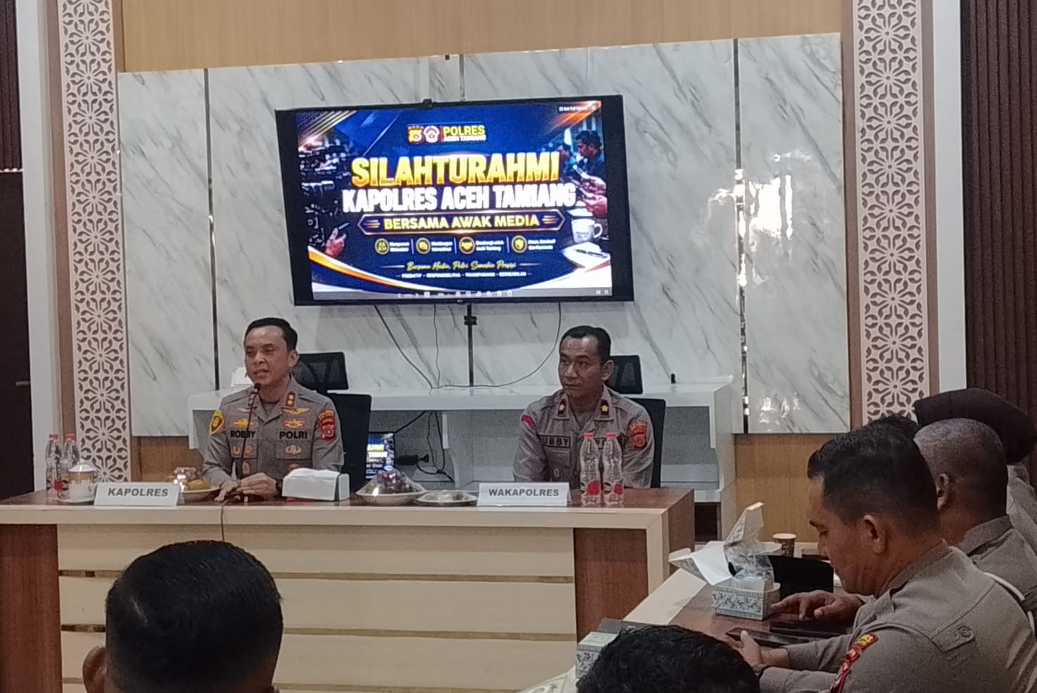 Kapolres Aceh Tamiang AKBP Robby Ansyari Ajak Wartawan Ngopi Bareng, Perkuat Komunikasi dan Kemitraan