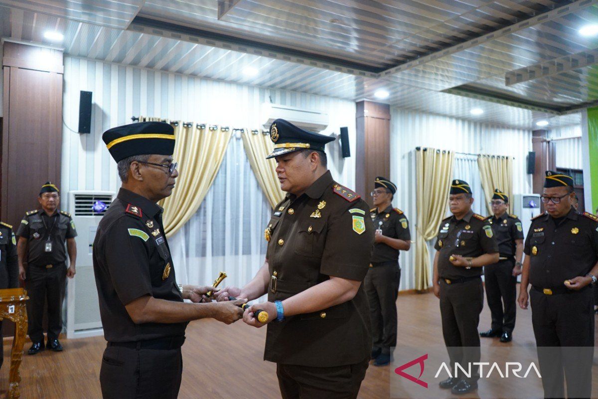 Kajati Sumut Muhibuddin Lantik Muhammad Junaidi sebagai Kajari Paluta, Gantikan Dadi Wahyudi