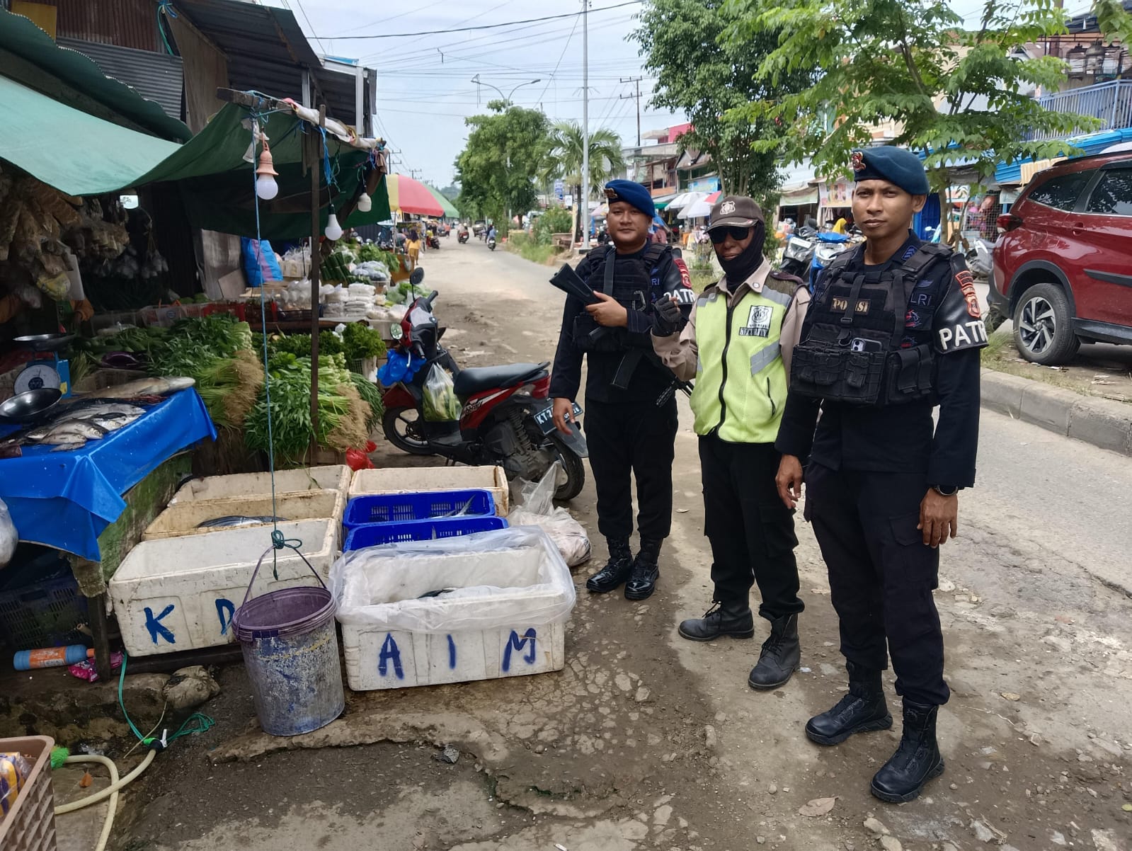 Brimob Patroli di 4 Titik Strategis Samarinda: Pasar Kemuning, Indomaret, Loa Bakung, dan Kantor Toyota demi Keamanan Akhir Pekan