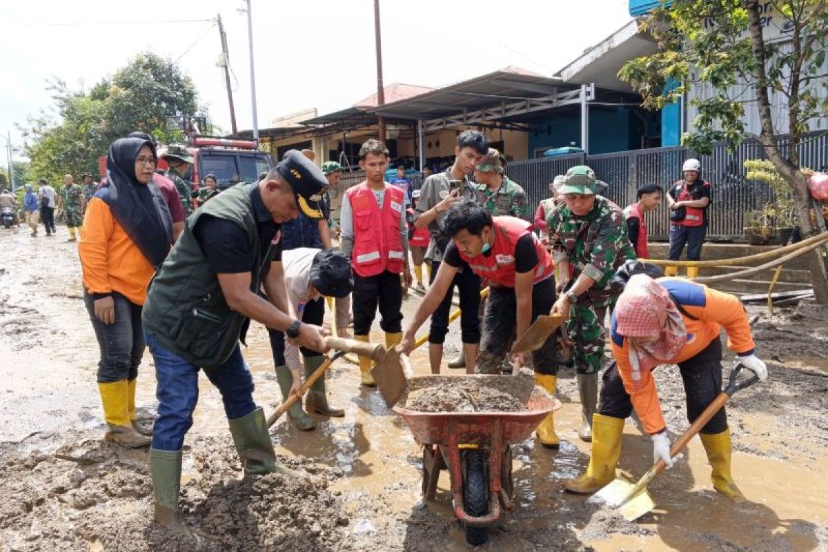 Banjir Bandang di Arosuka Solok Rendam 3 Perumahan, 240 Warga Terdampak