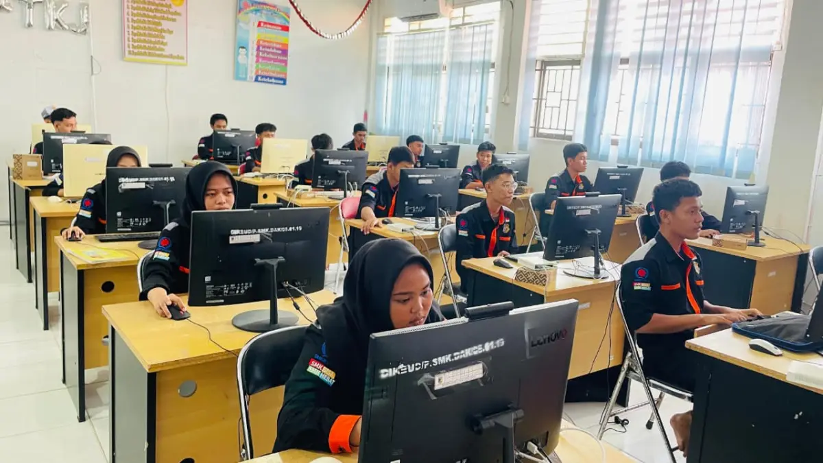 Gelombang Pensiun Guru Produktif di SMKN 1 Palu Segera Terjadi, Regenerasi Lewat Beasiswa Berani Cerdas Jadi Andalan