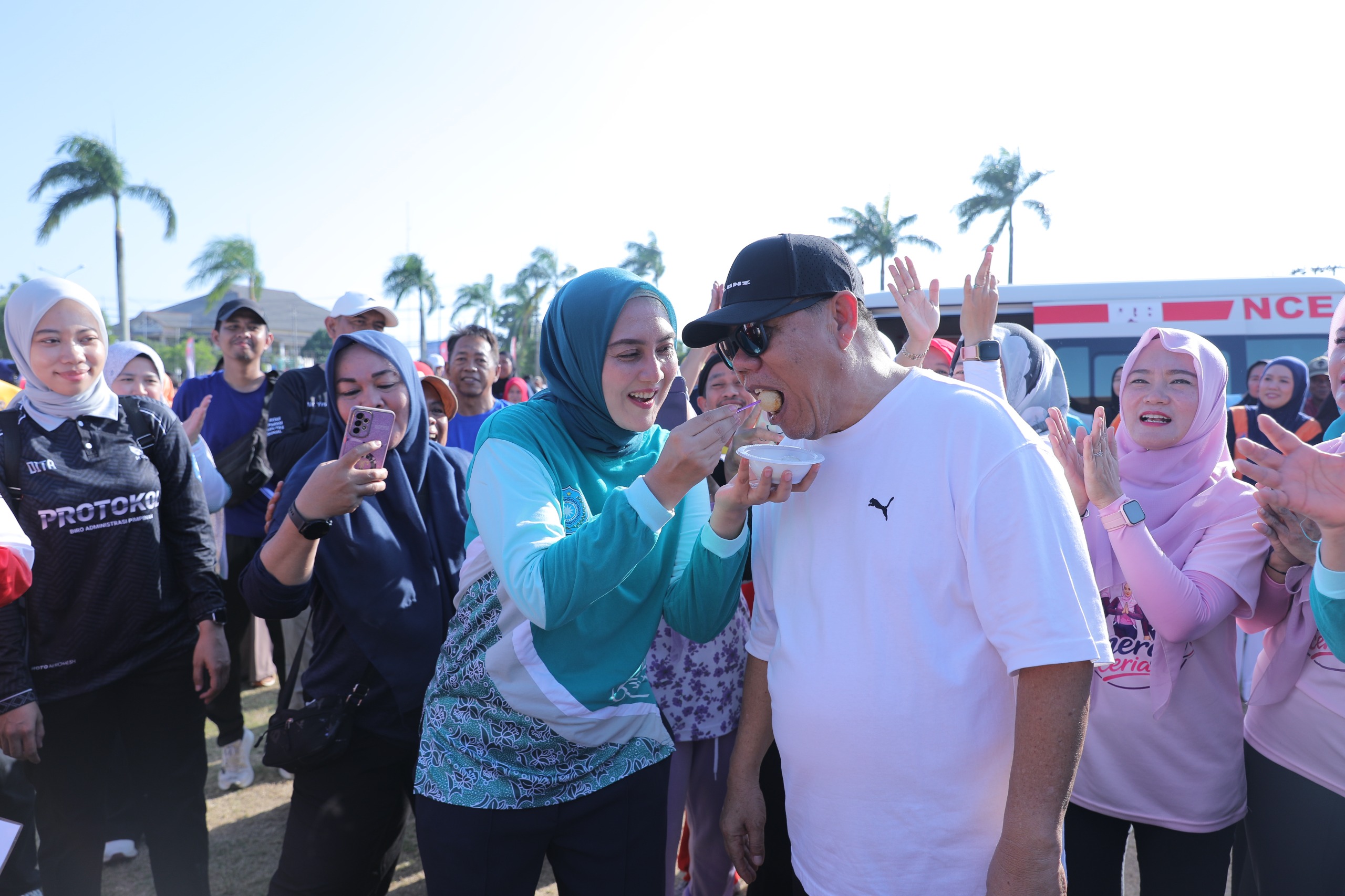 Senam Jumat Pemprov Babel Berujung Kejutan, Gubernur Hidayat Arsani Genap 63 Tahun Dapat Doa dari Danrem 045