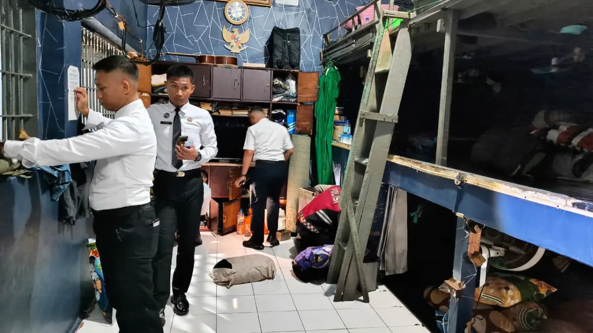 Razia Gabungan TNI-Polri di Lapas Kelas IIA Samarinda, Dua Handphone Disita dari Kamar Warga Binaan