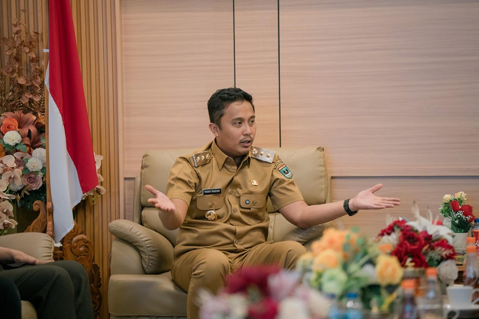 Wagub Sumbar Vasko Ruseimy Alami Kecelakaan Tunggal di Solok, Mobil BA 2 Ringsek Usai Tabrak Truk Parkir