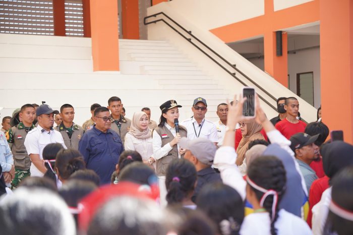 Gubernur Sherly Laos Temui 240 Siswa Sekolah Rakyat di Halmahera Barat, Tekankan Belajar untuk Isi Kemerdekaan