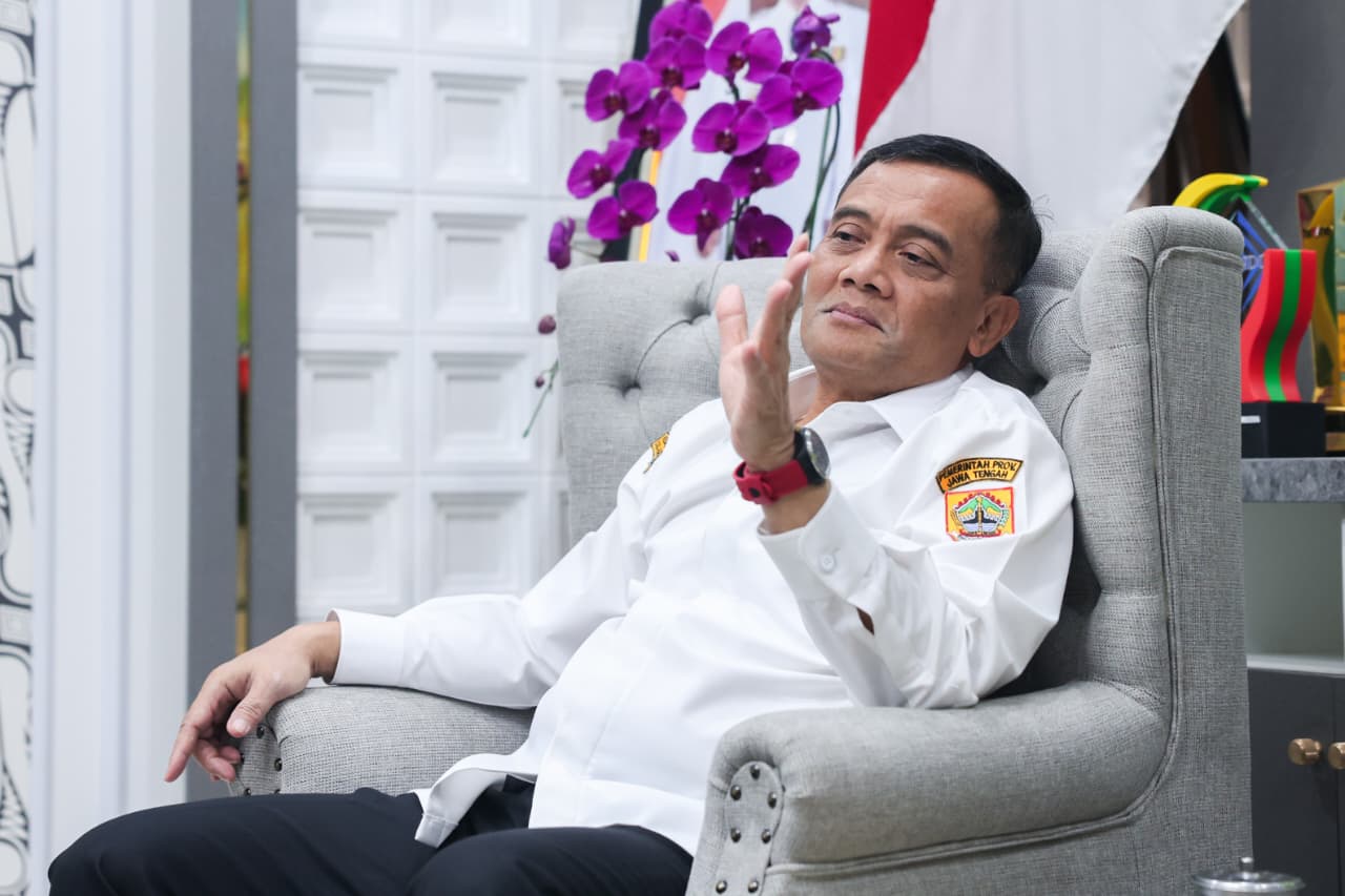 Gubernur Ahmad Luthfi Perintahkan Satgas MBG Jateng Cari Solusi Harga Telur Anjlok Akibat Surplus Produksi