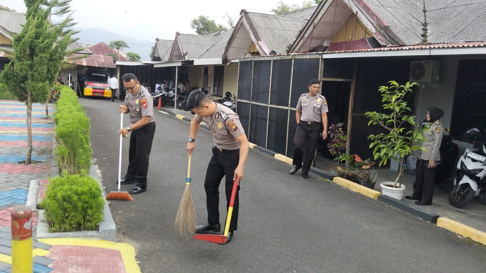 Polres Rejang Lebong Bersihkan Mako dan Polsek Jajaran, Dukung Program ASRI Pemkab