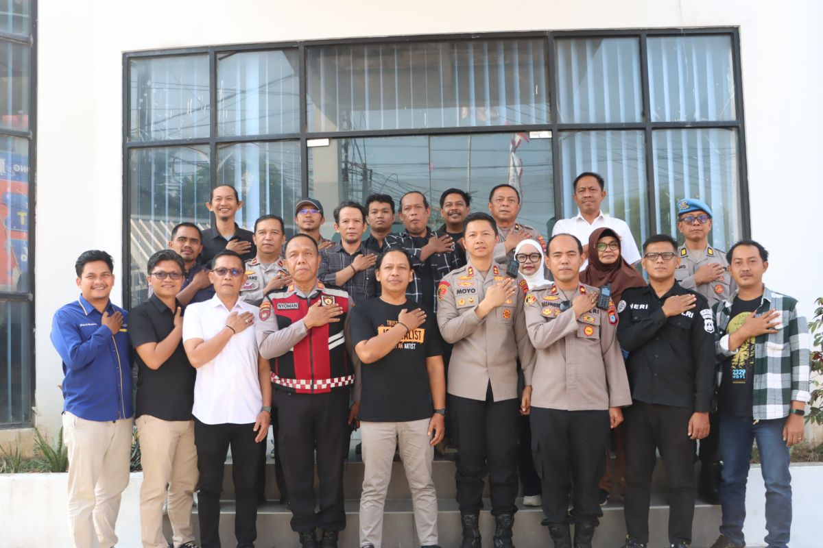 Kapolres Tabalong Kunjungi Kantor PWI, Tekankan Pentingnya Pemberitaan Akurat di Tengah Derasnya Arus Informasi