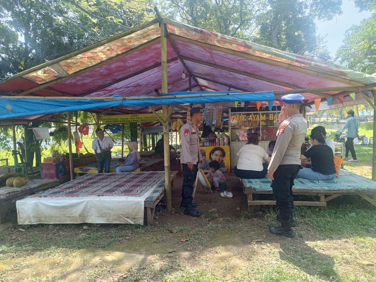 Sat Polairud Polres Purwakarta Sambangi Wisatawan di Waduk Jatiluhur, Imbau Waspada Cuaca Ekstrem dan Keselamatan Anak