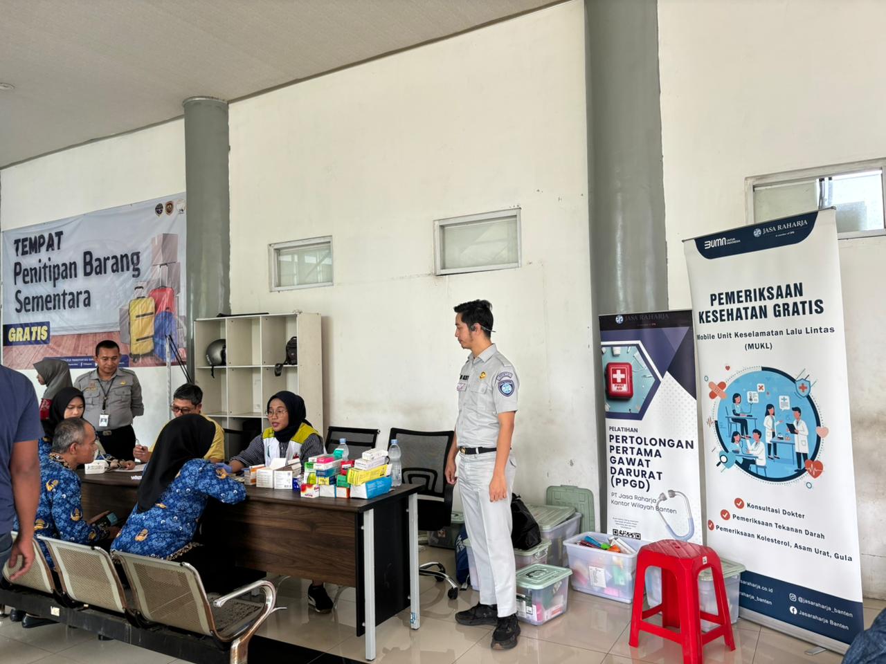 Terminal Pakupatan Serang Jadi Lokasi Pelatihan Pertolongan Darurat bagi Sopir Angkutan Umum, Jasa Raharja dan Dishub Banten Hadirkan Mobil Unit Keselamatan