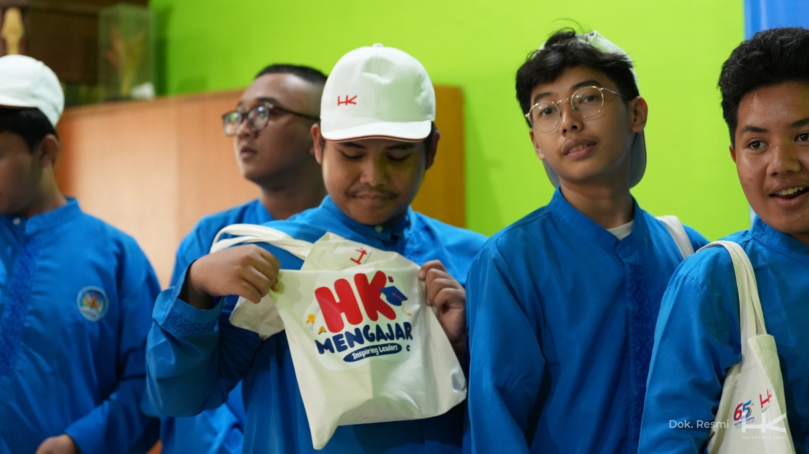 Hutama Karya Perluas Program HK Mengajar ke SMA Negeri 1 Kota Jambi