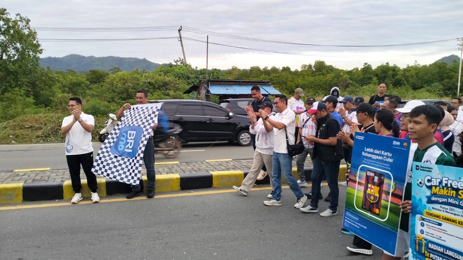 Nasabah BRI Ramaikan CFD Jayapura dengan Jalan Sehat, Zumba, dan Promo Kopi Rp1