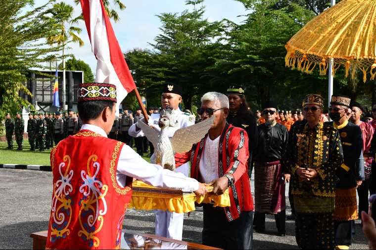 Bupati Sintang Minta Warga Jadikan Kebersihan Lingkungan sebagai Prioritas di Hari Jadi ke-664