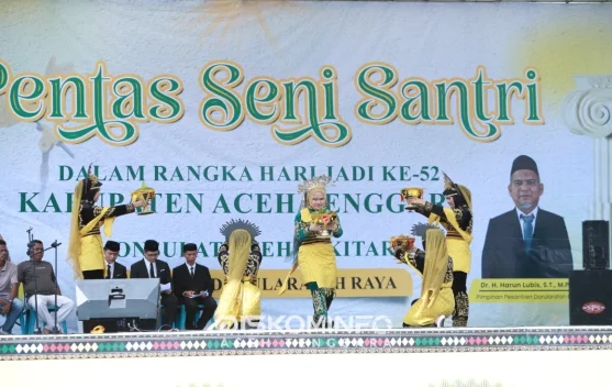 Bupati Aceh Tenggara Apresiasi Pondok Pesantren Darul Arafah Raya Meriahkan HUT ke-52 dengan Pagelaran Seni Islami