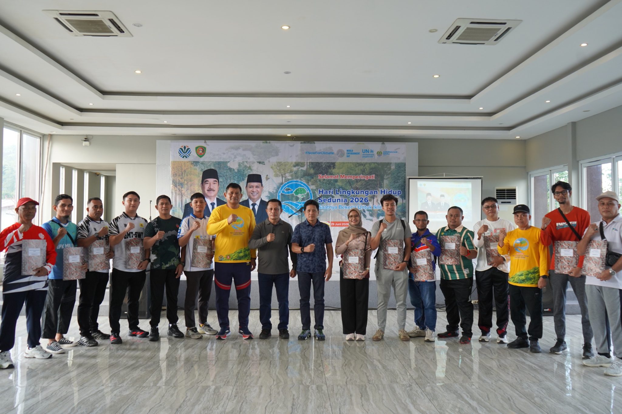 Pemprov Maluku Ajak Masyarakat Perkuat Aksi Nyata di Hari Lingkungan Hidup 2026, Sadali Ie Buka Aksi Bersih di Lateri