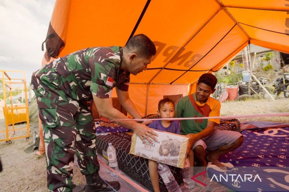 Kodam Pattimura Kirim Bantuan untuk Pengungsi Gempa NTT: 2 Ton Beras hingga Donasi Tunai