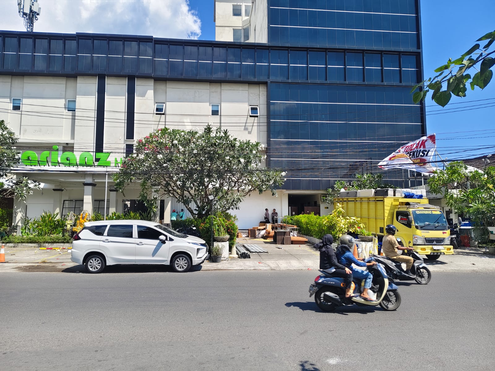 13 Hotel di Mataram Tutup: 12 Melati dan 1 Berbintang, Tunggakan Pajak hingga Gaji Karyawan Jadi Penyebab