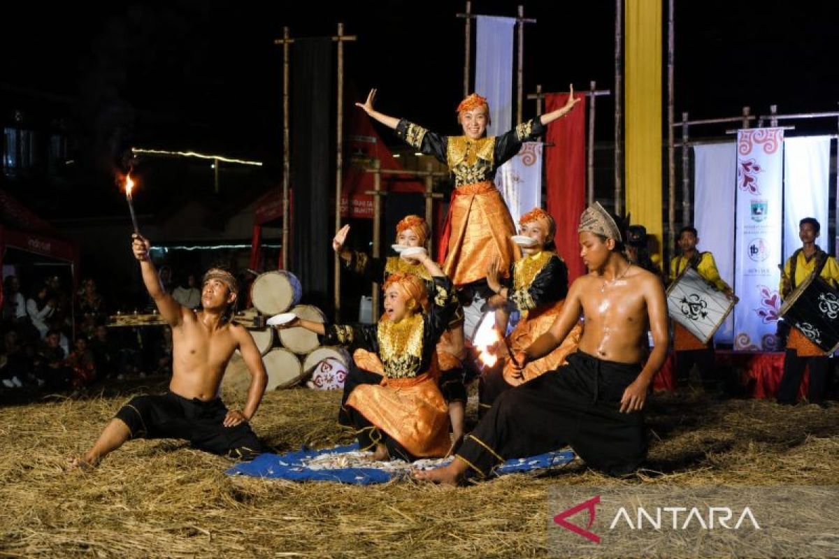 20 Sanggar Tari Meriahkan Festival Seni Anak Nagari di Bukittinggi, Anggota DPRD Sumbar: Jaga Budaya dari Gempuran Korean Dance
