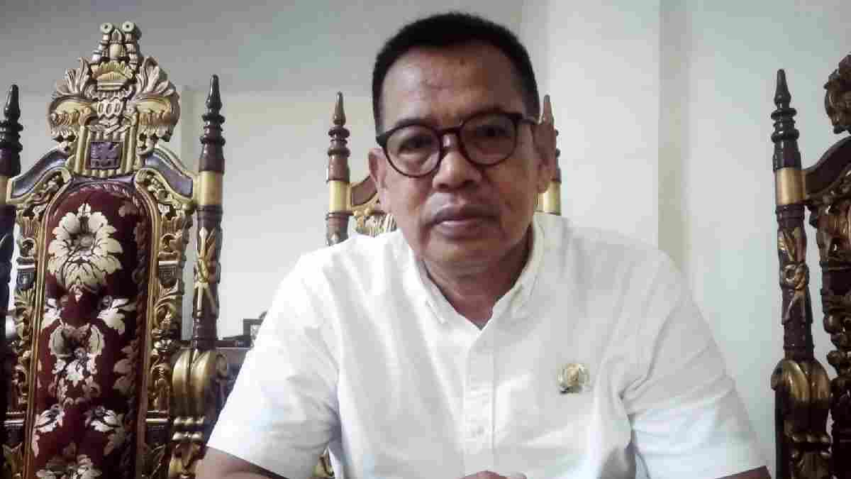 Ketua Komisi D DPRD Ciamis Minta Kepala Sekolah SD Perbaiki Meja Kursi Rusak Pakai Dana BOS, Jangan Menunggu Bantuan