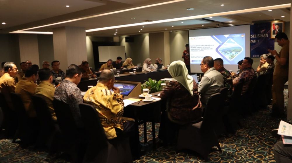 Gubernur Jambi Al Haris Serahkan Sengketa Tapal Batas Batang Hari-Muaro Jambi ke Kemendagri, Dua Bupati Sepakat Patuhi Keputusan Pusat