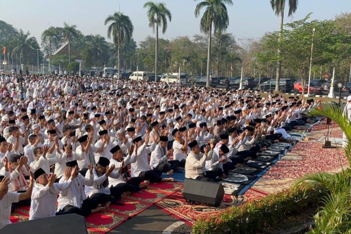 Hujan OMC 54 Sorti Belum Sentuh Titik Api, Pemprov Sumsel Kembali Gelar Shalat Istisqo di Griya Agung