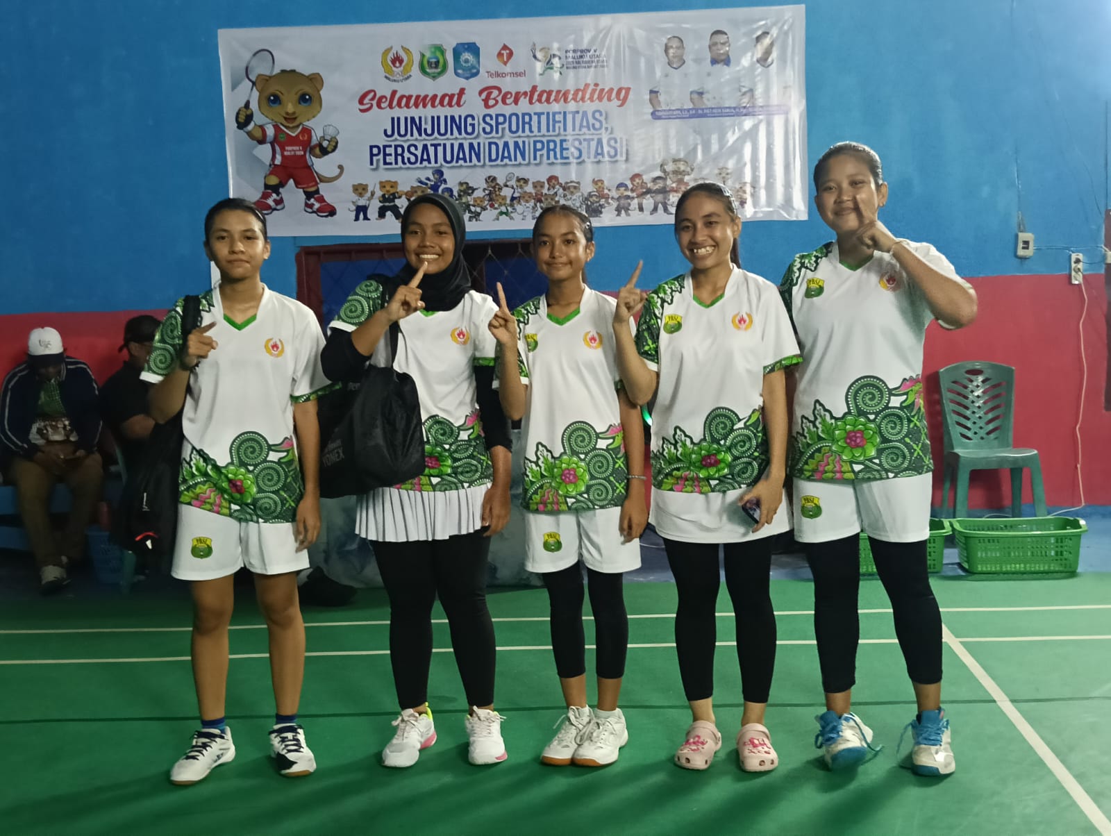 Tim Bulutangkis Putri Kota Ternate Ukir Sejarah, Raih Emas Perdana PORPROV Usai Bantai Haltim 5-0