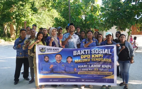 Peringati HUT ke-53, KNPI Maluku Tenggara Ajak Pemuda Bersihkan Sampah di Pantai Ngurbloat