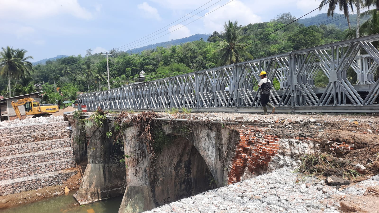 Jembatan Putus 1,5 Bulan Akibat Banjir Bandang, Pemprov Sumbar Kembalikan Akses Tanahdatar-Sijunjung dengan Jembatan Bailey Rp 4,9 Miliar