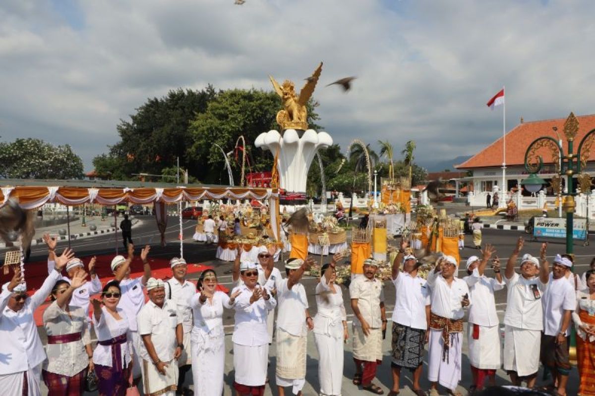 Bupati Buleleng Resmikan Kawasan Titik Nol Singaraja sebagai Ruang Publik, Prosesi Spiritual Digelar