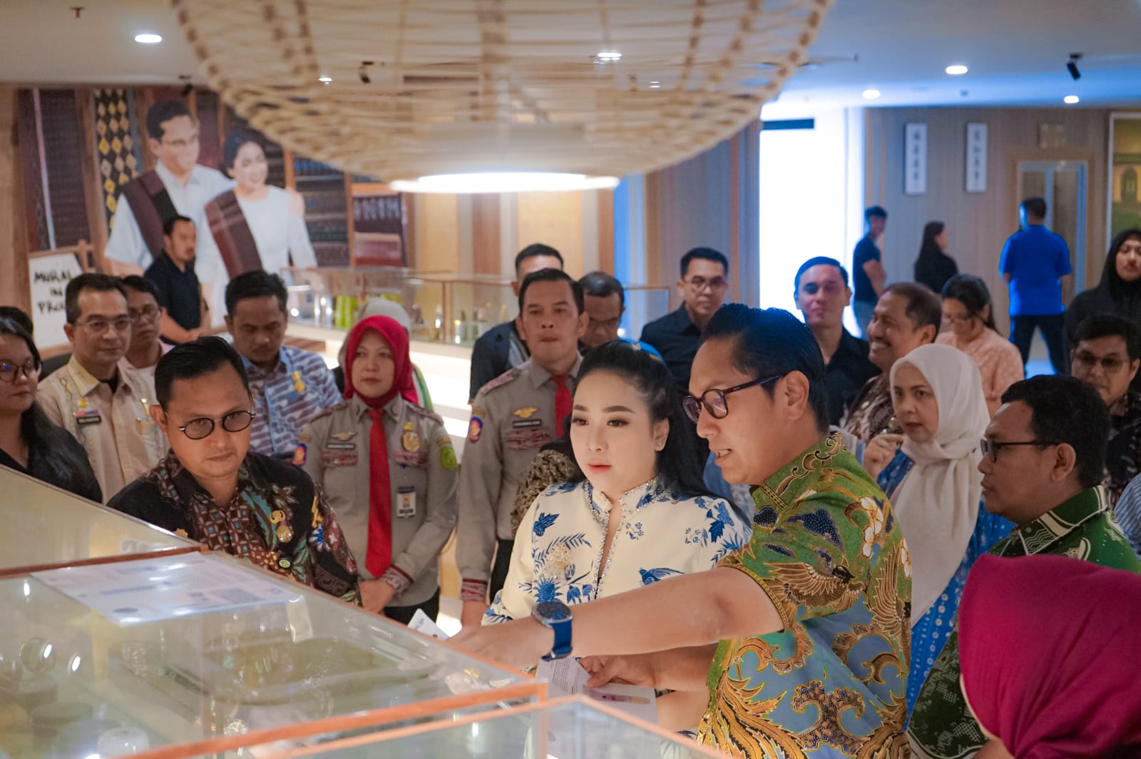 Wali Kota Medan Tinjau Galeri Dekranasda di MPP, Target Jadi Pusat Oleh-Oleh UMKM Unggulan