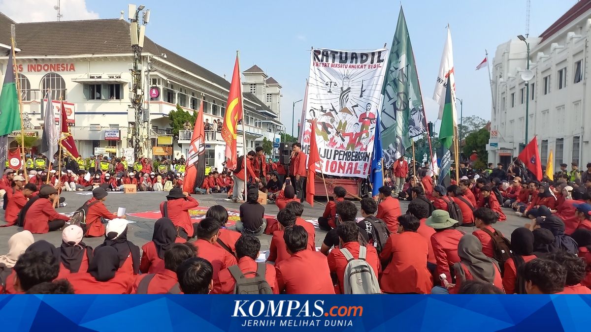 Mahasiswa UMY Warnai Titik Nol Yogyakarta dengan Aksi Damai, 8 Tuntutan Disuarakan soal BOP hingga MBG