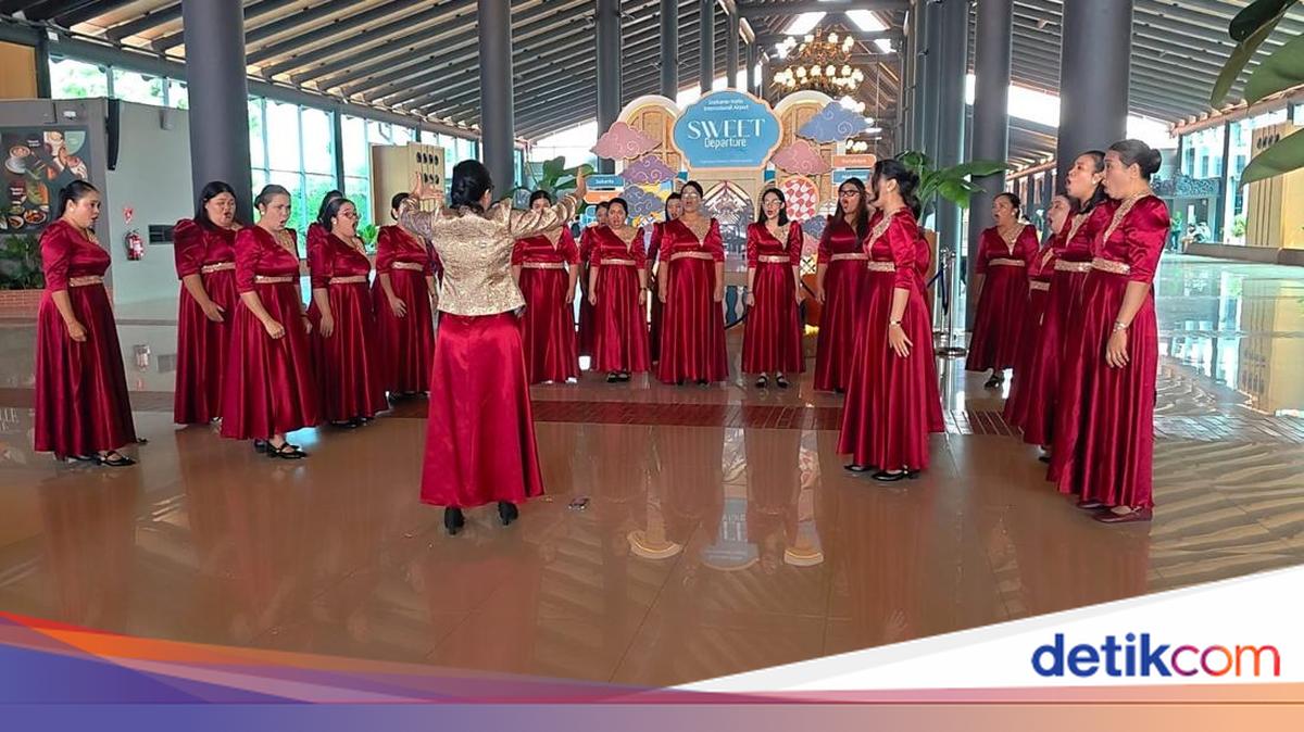 Paduan Suara Gereja Kepri Gagal Terbang ke Manokwari, Nyanyi di Bandara Soetta Usai Dana Hibah Rp 1,4 Miliar Menguap