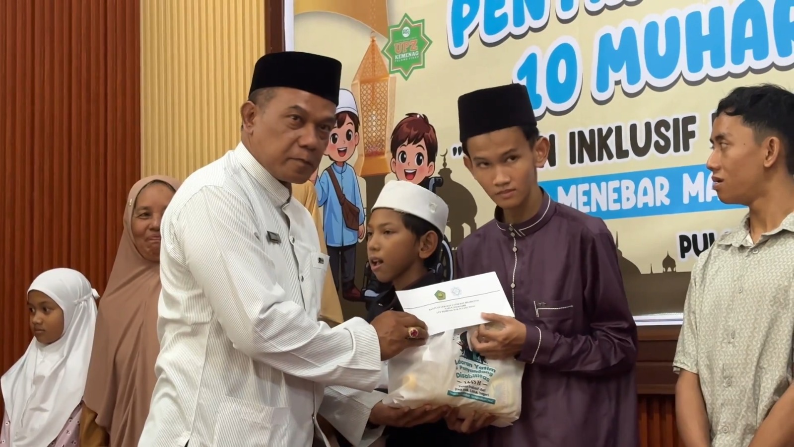 Kemenag Pulang Pisau Santuni Ratusan Anak Yatim dan Disabilitas di Peringatan 10 Muharram