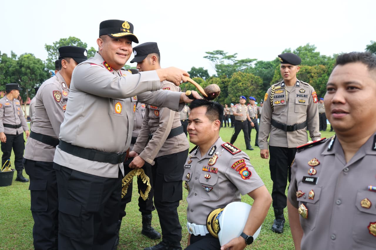 Polda Kepulauan Riau Naikkan Pangkat 567 Personel, 26 Perwira dan 520 Bintara Terima Kenaikan