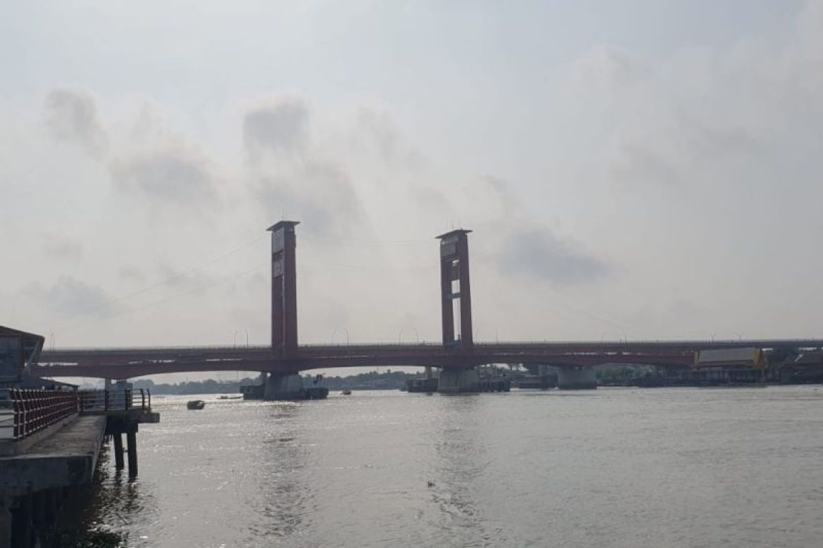Kualitas Udara Palembang Sempat Masuk Kategori Berbahaya Akibat Asap Karhutla, BMKG Catat Konsentrasi PM2.5 di Atas 300 Mikrogram