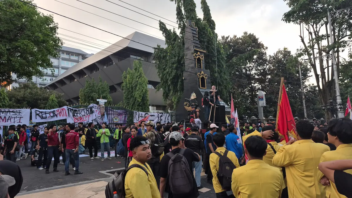 21 Elemen Mahasiswa BEM SERA Gelar Aksi di Semarang, Sorot Harga BBM hingga