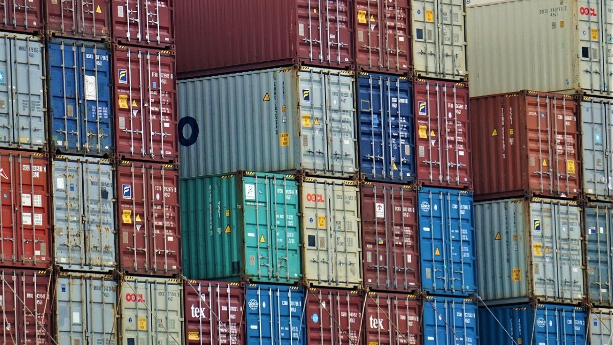 Neraca Dagang Jabar Surplus 8,9 Miliar Dollar AS hingga April 2026, Ekspor Kendaraan Naik Tajam