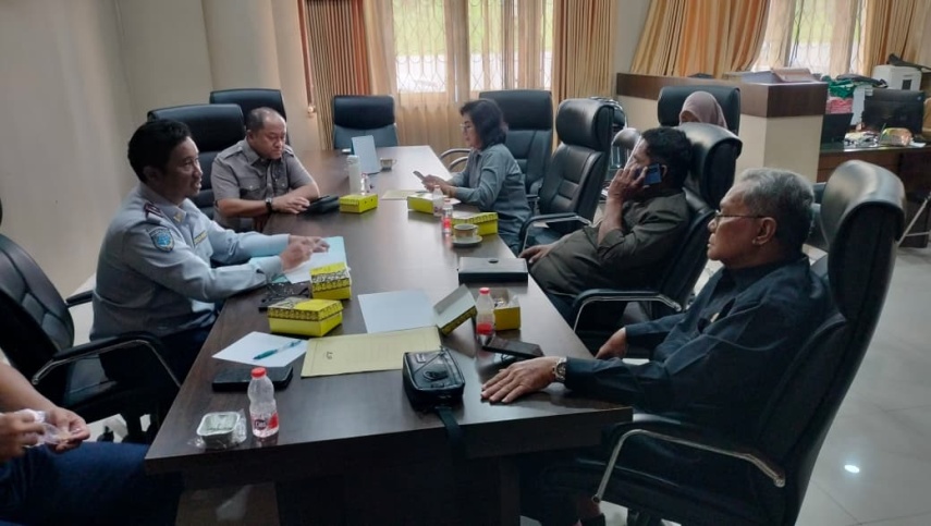 Dishub Berau Distribusikan Kaca Cembung dan Rambu Jalan, DPRD Minta Prioritas di Gang Sempit