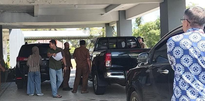 KPK Terbangkan Bupati Lombok Barat ke Jakarta Usai Diperiksa Intensif, 6 Orang Lain Ikut Diamankan